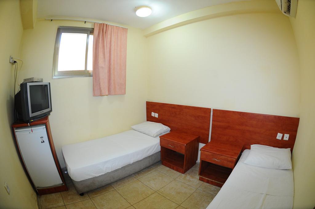 Faulty Towers Hotel Ελάτ Δωμάτιο φωτογραφία