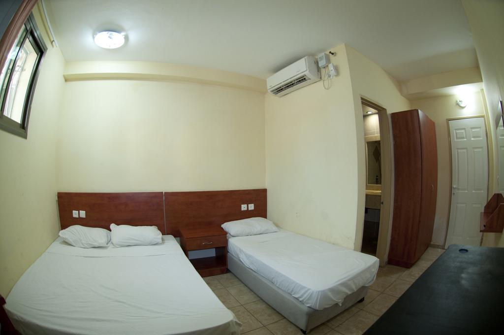 Faulty Towers Hotel Ελάτ Δωμάτιο φωτογραφία