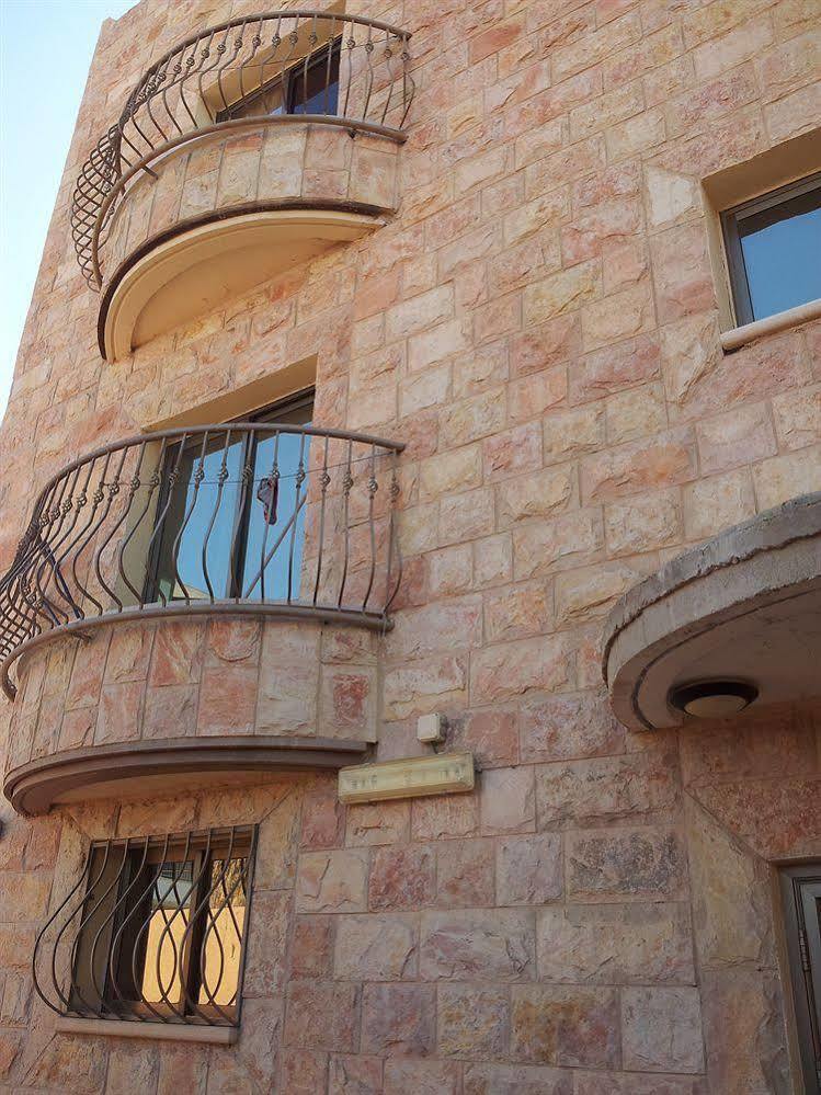 Faulty Towers Hotel Ελάτ Εξωτερικό φωτογραφία